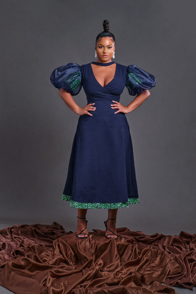 Vestido midi Aline con mangas abullonadas Azul oscuro